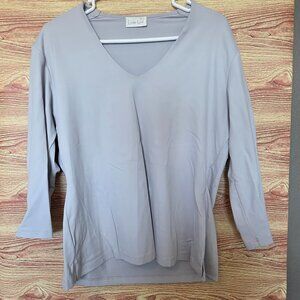 Linda Leal Soft Stretch V-Neck Blouse – Size XL